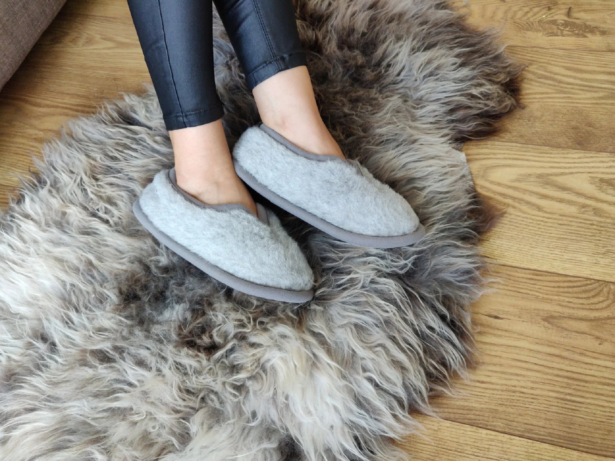 Alpaca Wool Slippers – Lilac & Grey