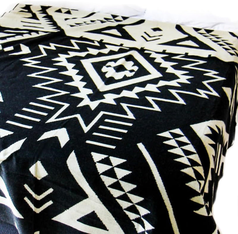 Alpaca Throw Blanket – Black & White