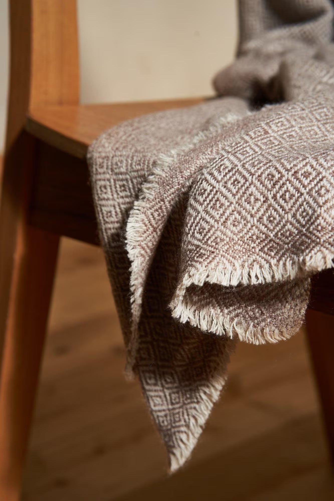 Cashmere Sofa Throw – Diamond Brown