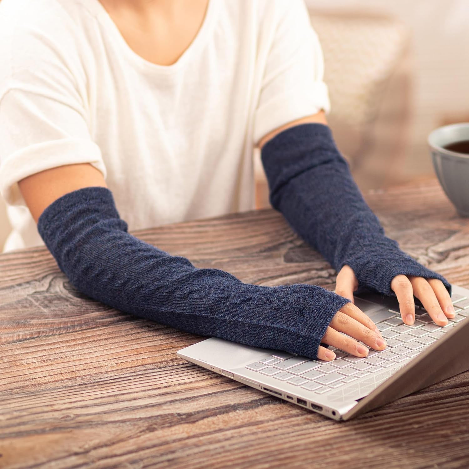 Handloomed Alpaca Gloves – Artisan Fingerless Style