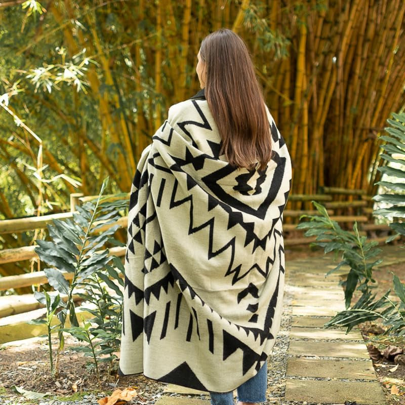 Alpaca Throw Blanket – Black & White