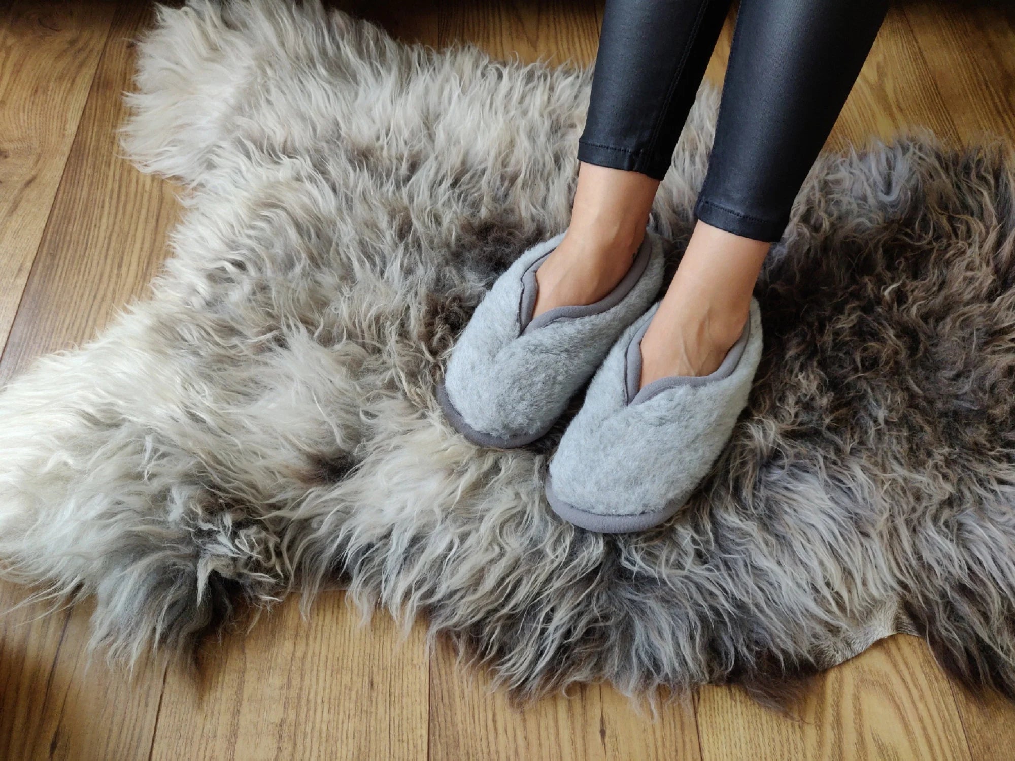Alpaca Wool Slippers – Lilac & Grey