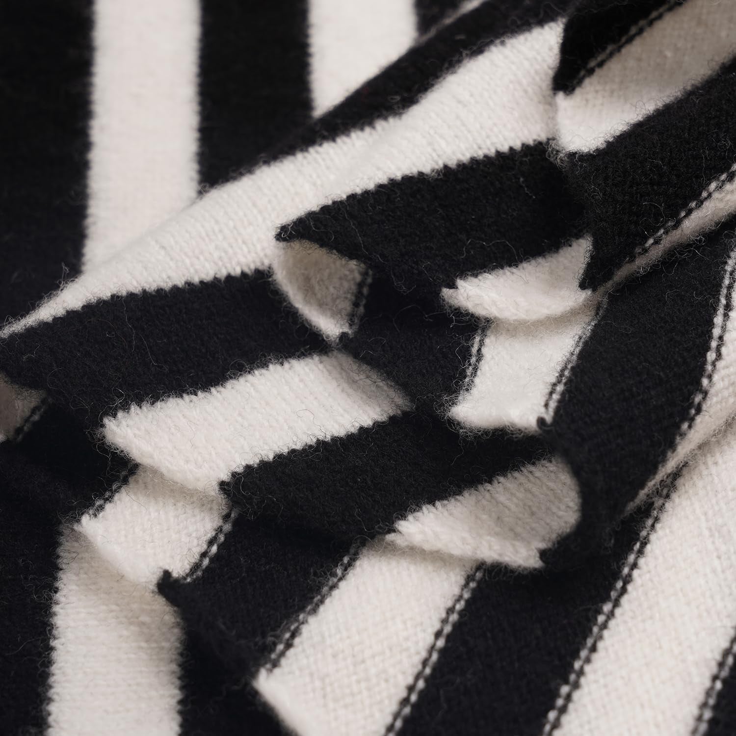 Merino Wool Scarf – Lightweight & Versatile