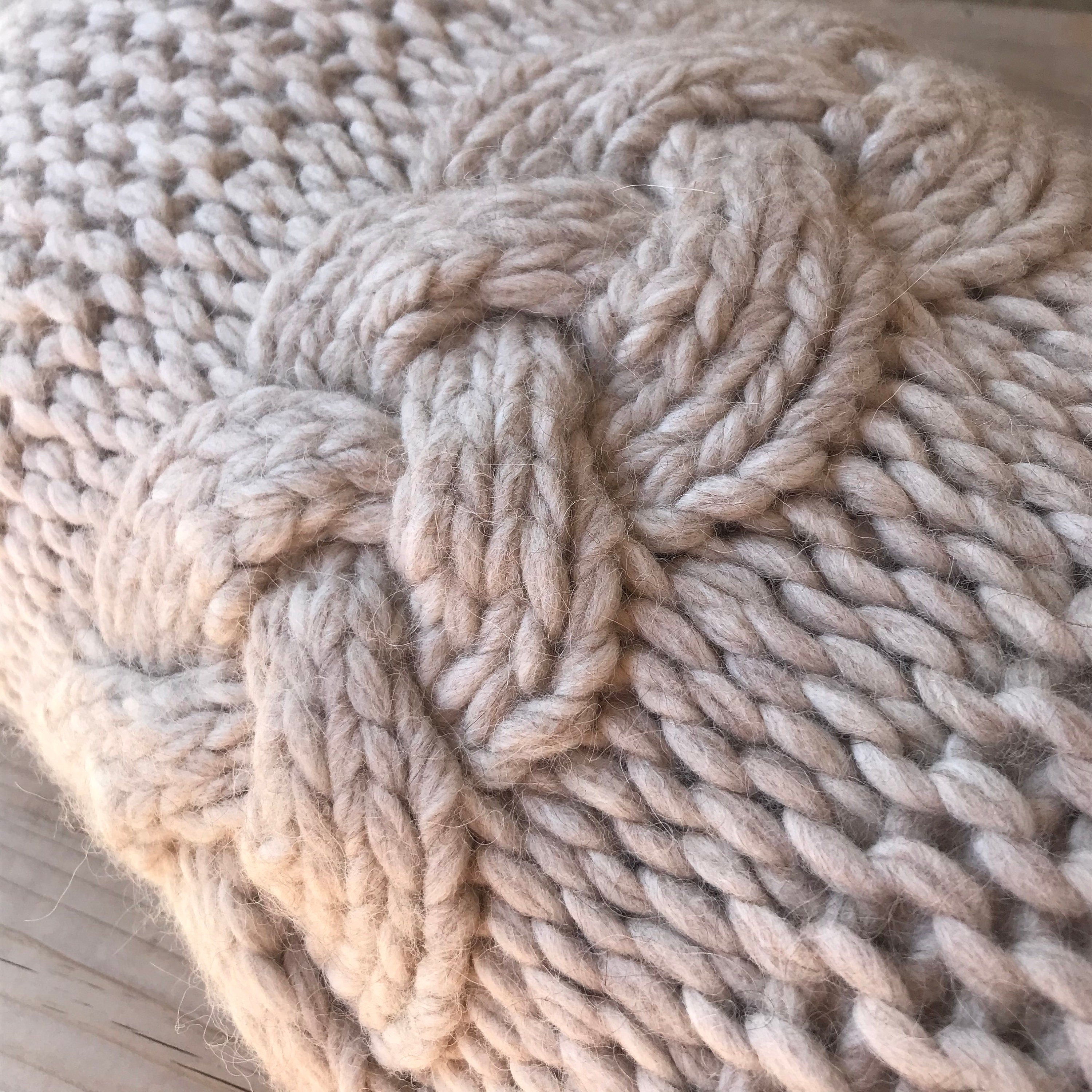 Alpaca Pillow Cover – Cable Knit