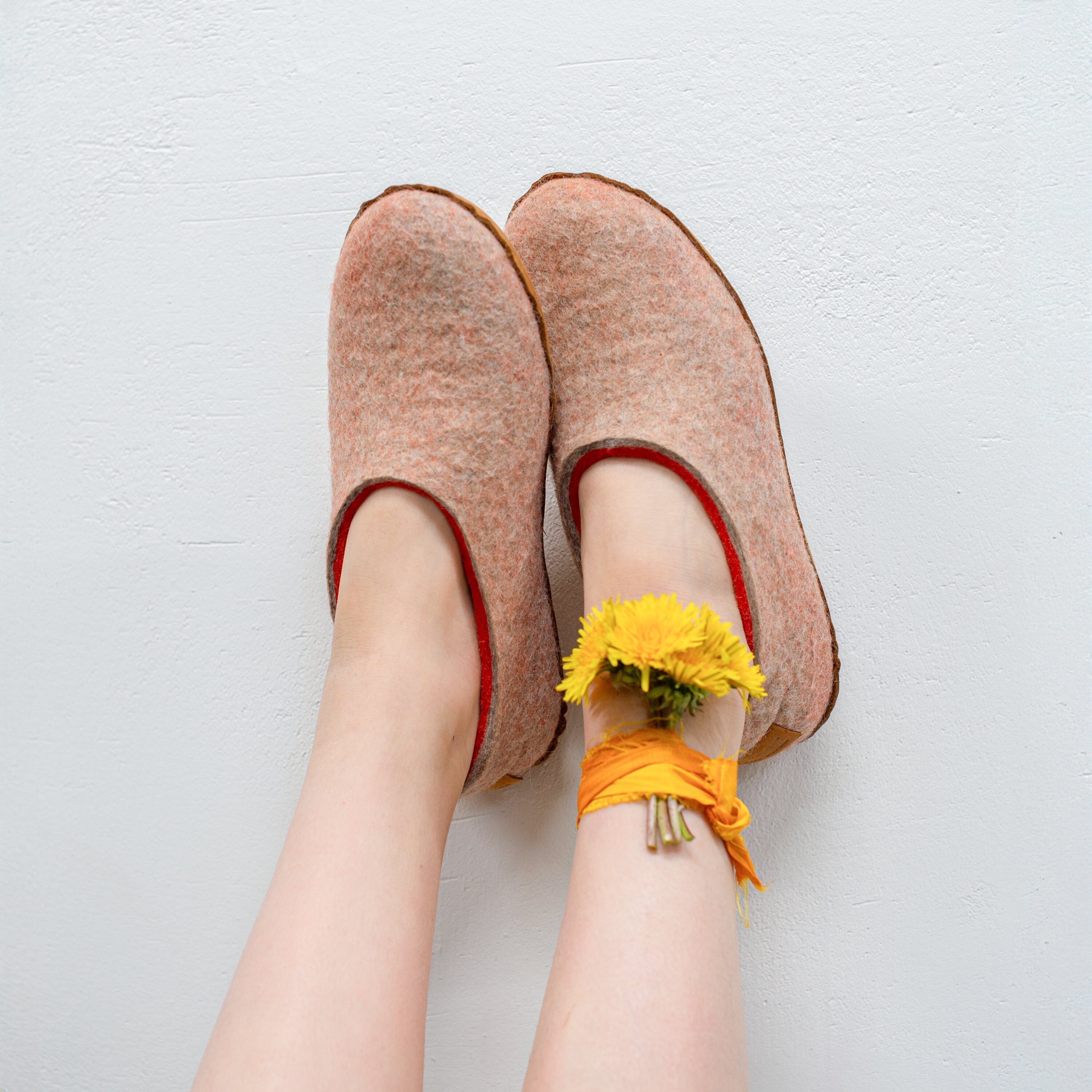 Alpaca Wool Slippers – Beige Design
