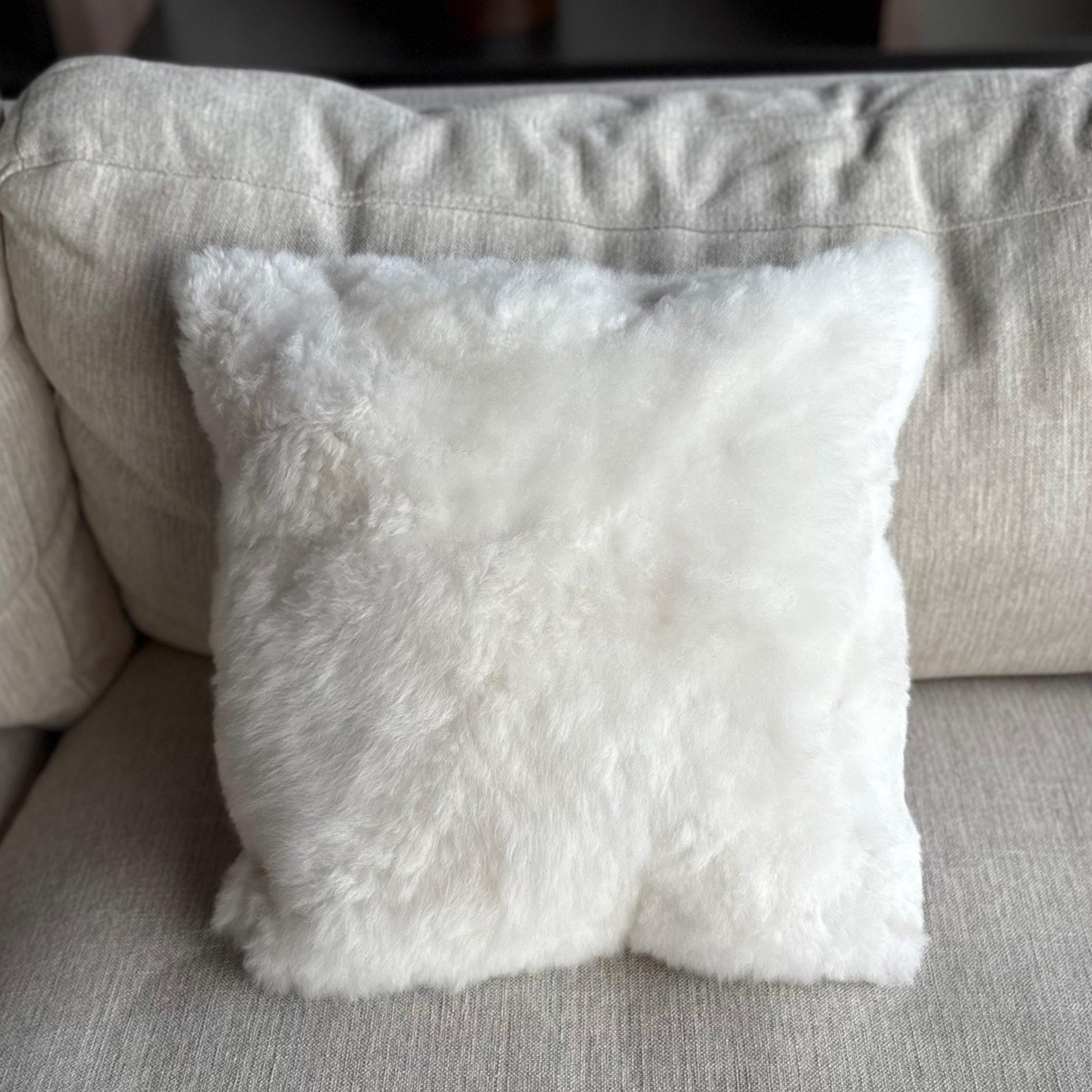 Baby Alpaca Pillow Cover – Fluffy Design