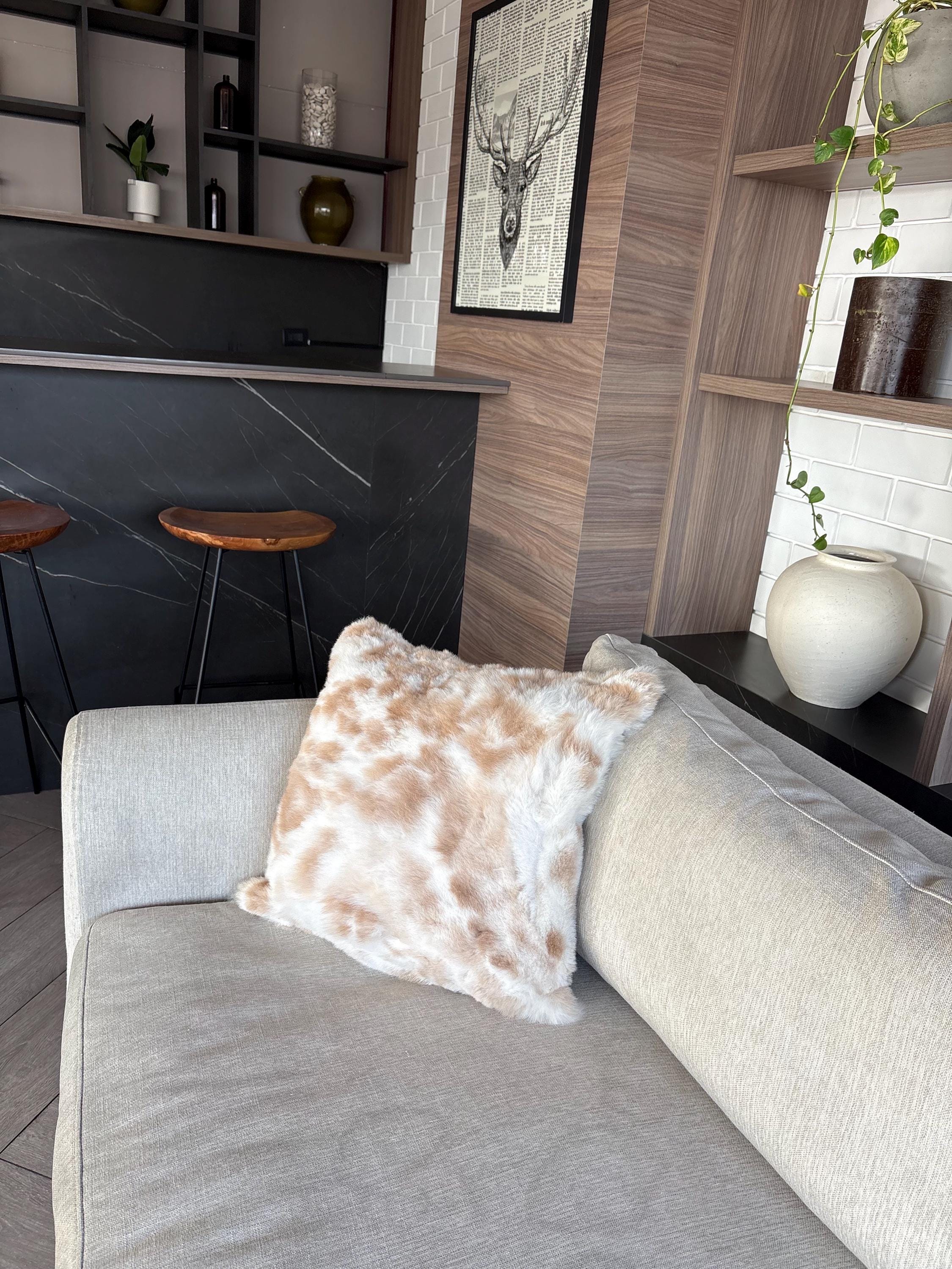 Alpaca Fur Pillow Cover – Soft Natural