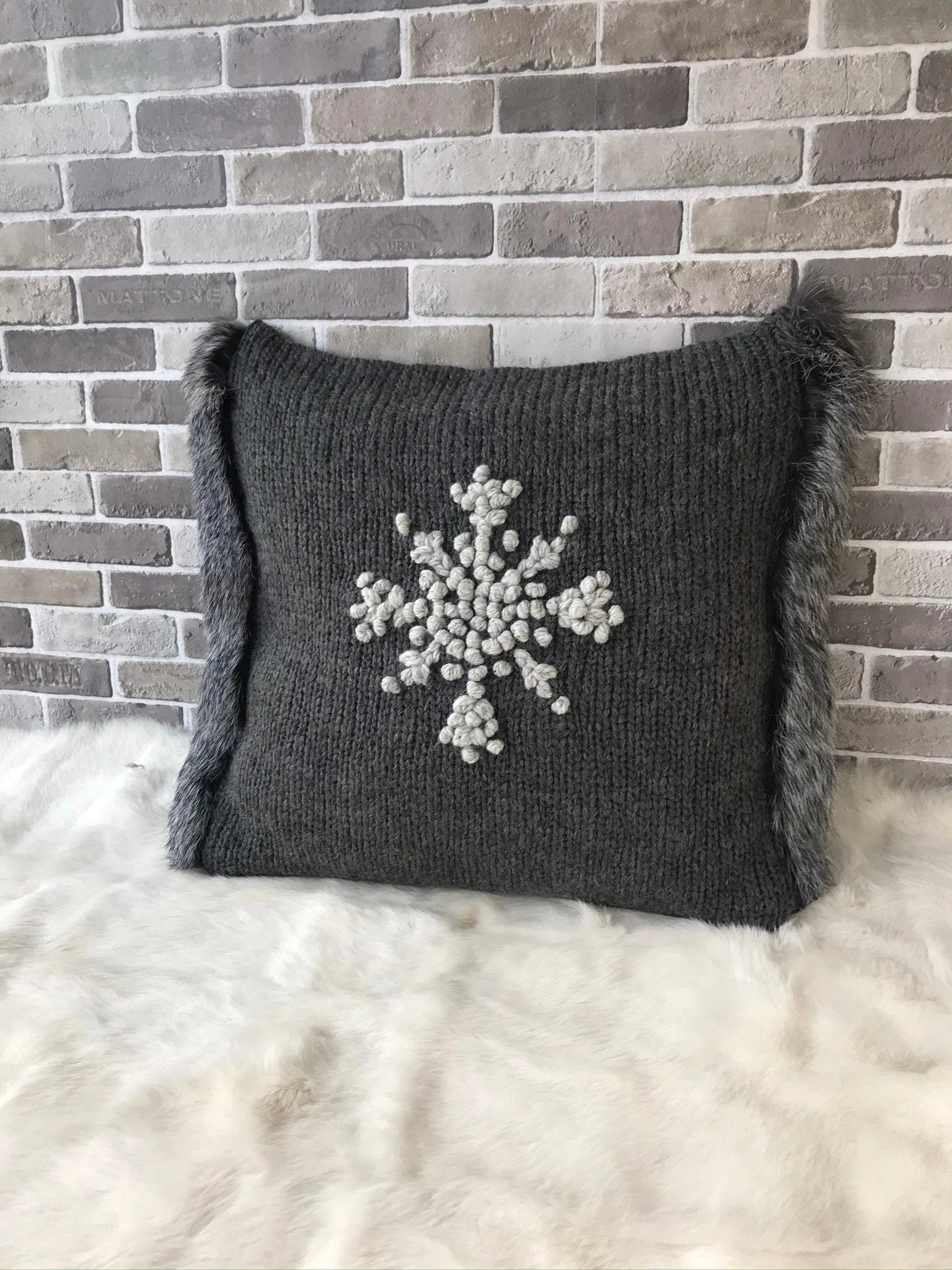 Alpaca Pillow Cover – Chunky Knit