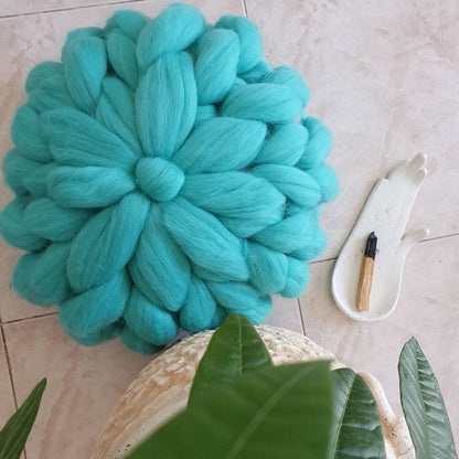 Merino Cushion – Chunky Round Knit