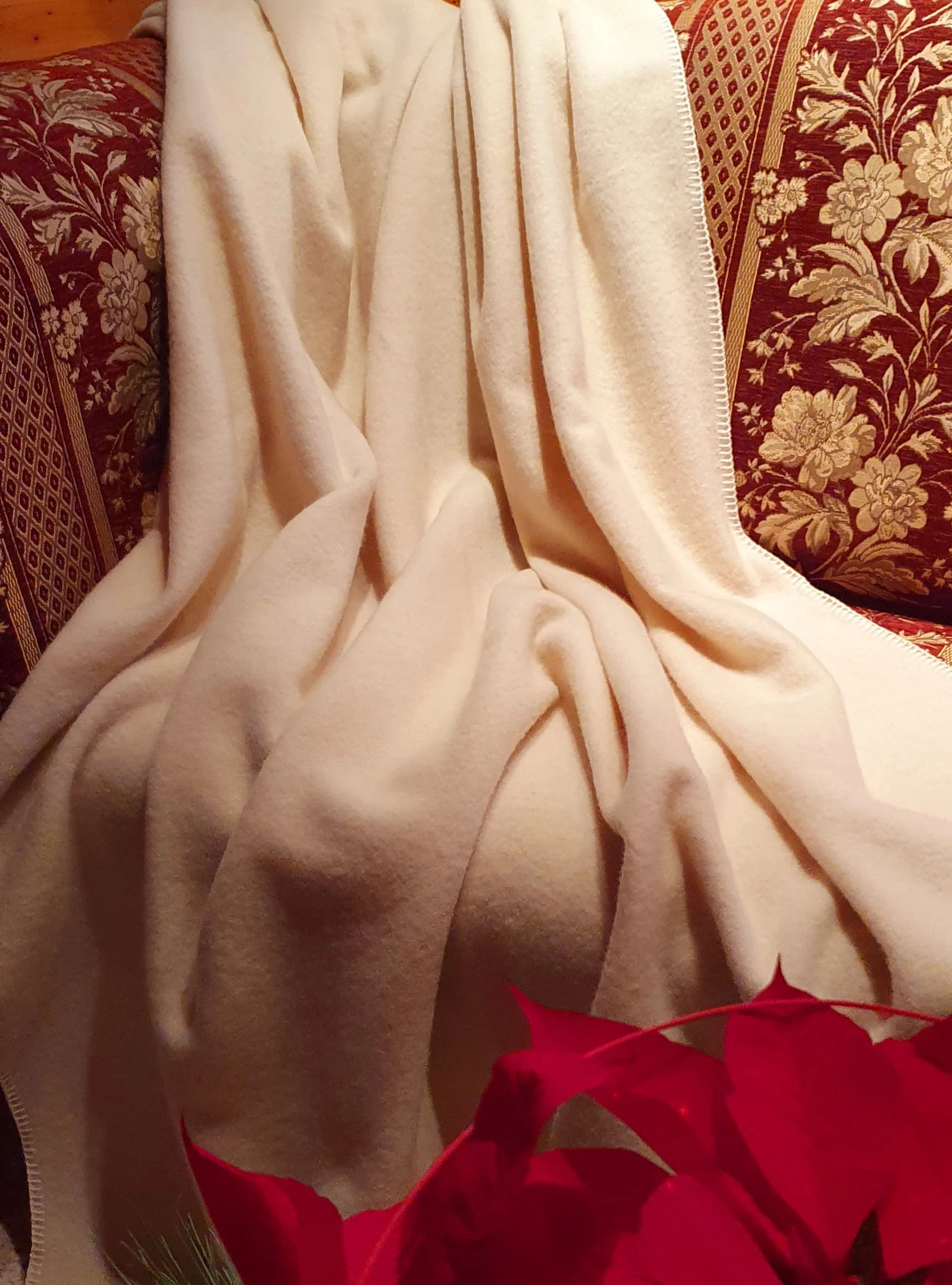 Alpaca Sofa Throw – White Design