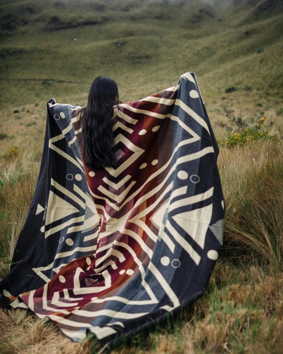 Handcrafted Alpaca Sofa Throw – Artisan Quality