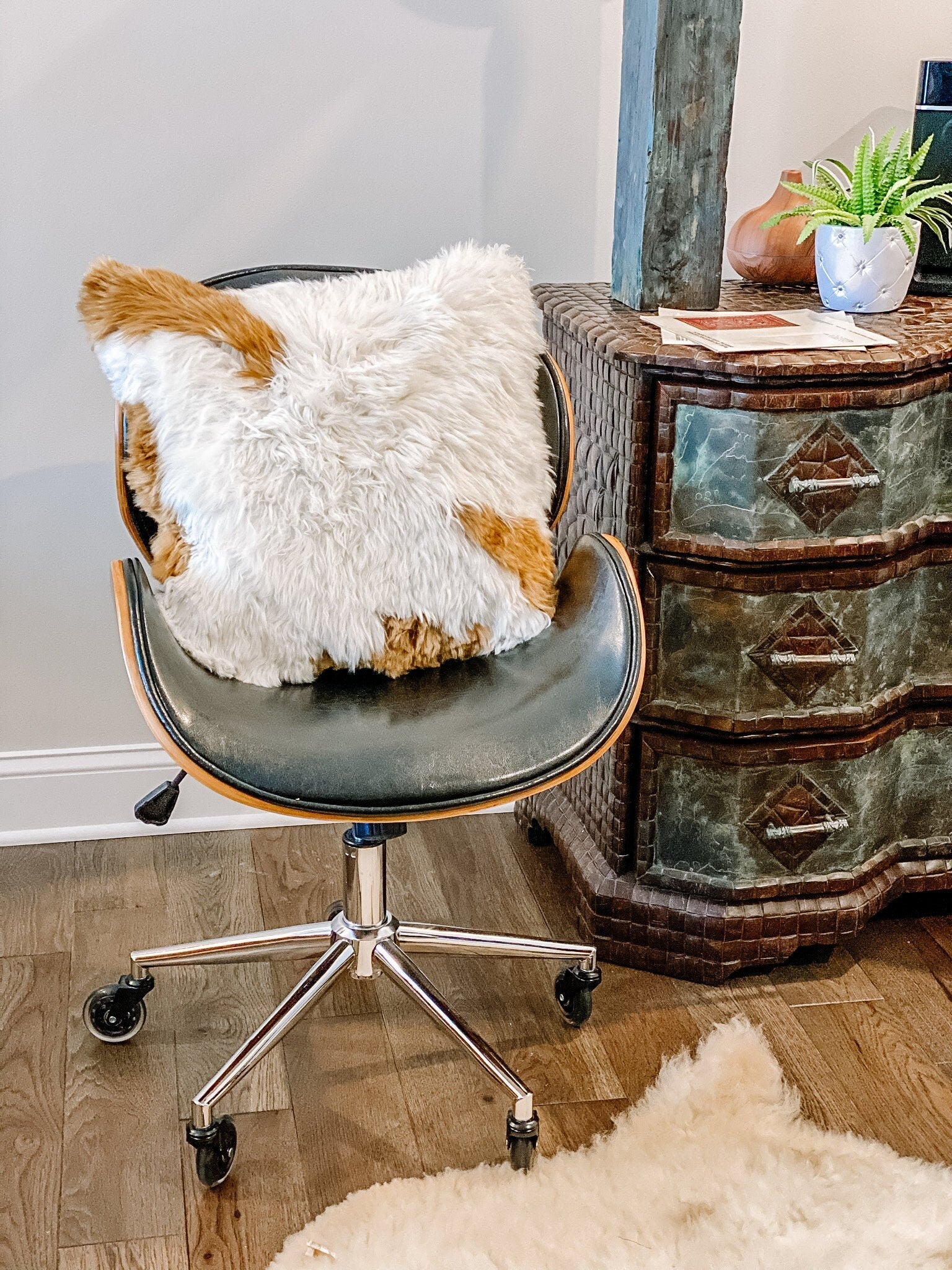 Alpaca Fur Pillow Cover – Luxurious Handmade