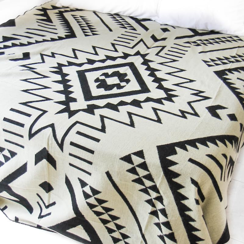 Alpaca Throw Blanket – Black & White