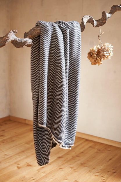 Cashmere Sofa Throw – Light & Fluffy