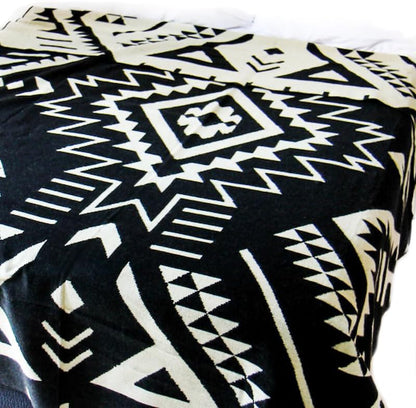 Alpaca Throw Blanket – Black & White