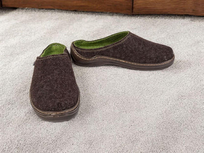 Alpaca Slippers – Elegant