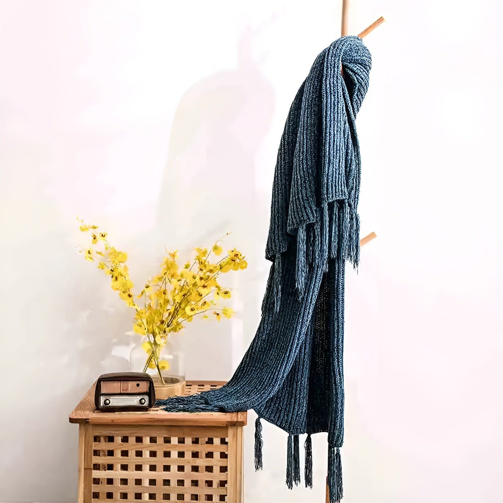 Chenille Wool Knitted Blanket Warm, Textured Elegance with Soft Tassel Detailing - Alpaca House
