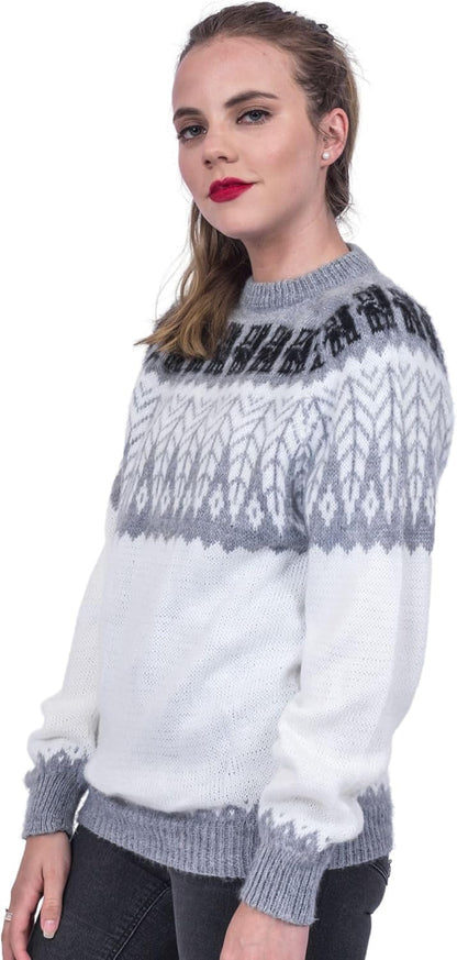 Alpaca Leaf Pattern Sweater – Soft & Timeless