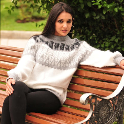 Alpaca Leaf Pattern Sweater – Soft & Timeless