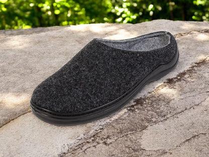 Alpaca Slippers – Elegant