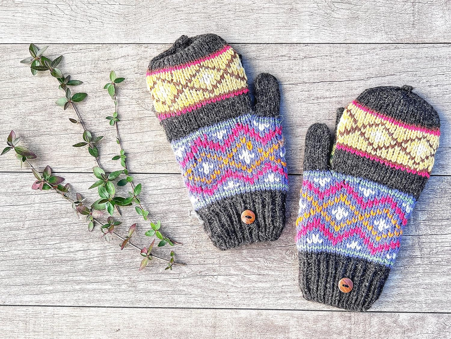 Fingerless Alpaca Gloves – Diamond Pattern