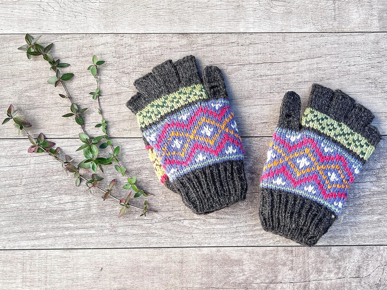 Fingerless Alpaca Gloves – Diamond Pattern