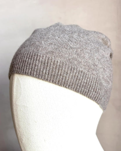 Cashmere Beanie – Seasonal Comfort