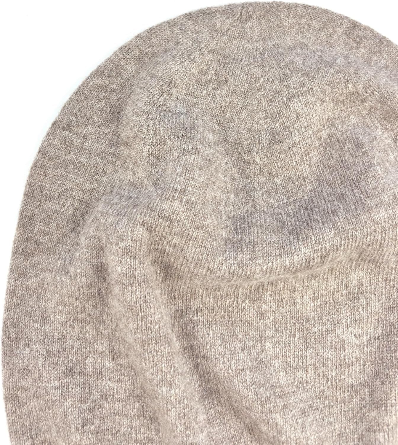 Cashmere Beanie – Seasonal Comfort