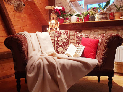 Alpaca Sofa Throw – White Design