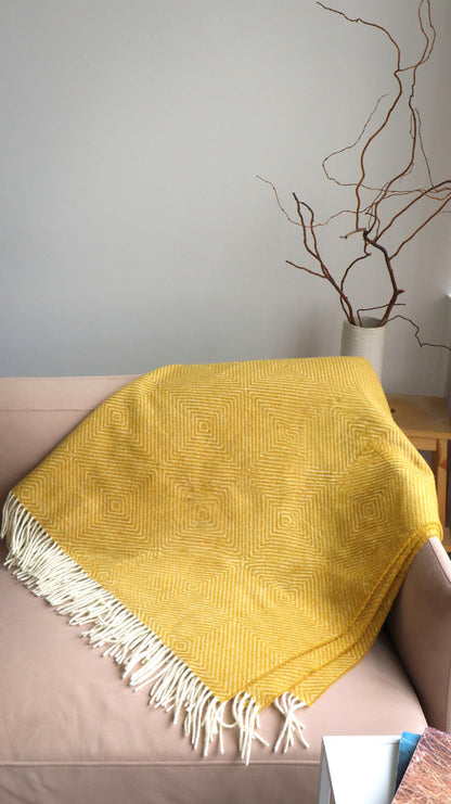 Merino Wool Sofa Throw – Warm, Bold Accent
