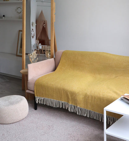 Merino Wool Sofa Throw – Warm, Bold Accent