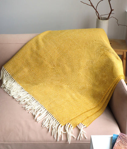 Merino Wool Sofa Throw – Warm, Bold Accent