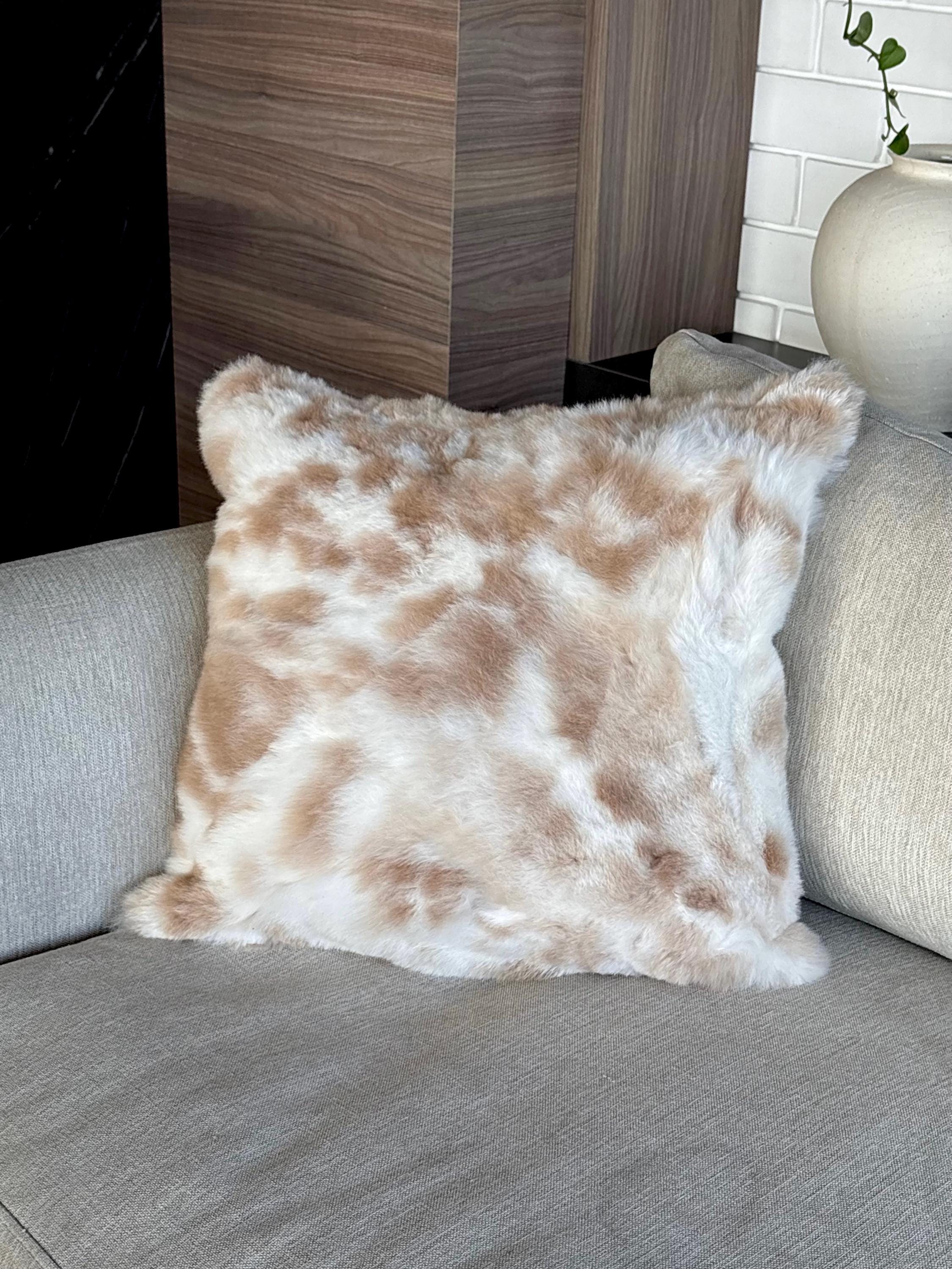Alpaca Fur Pillow Cover – Soft Natural