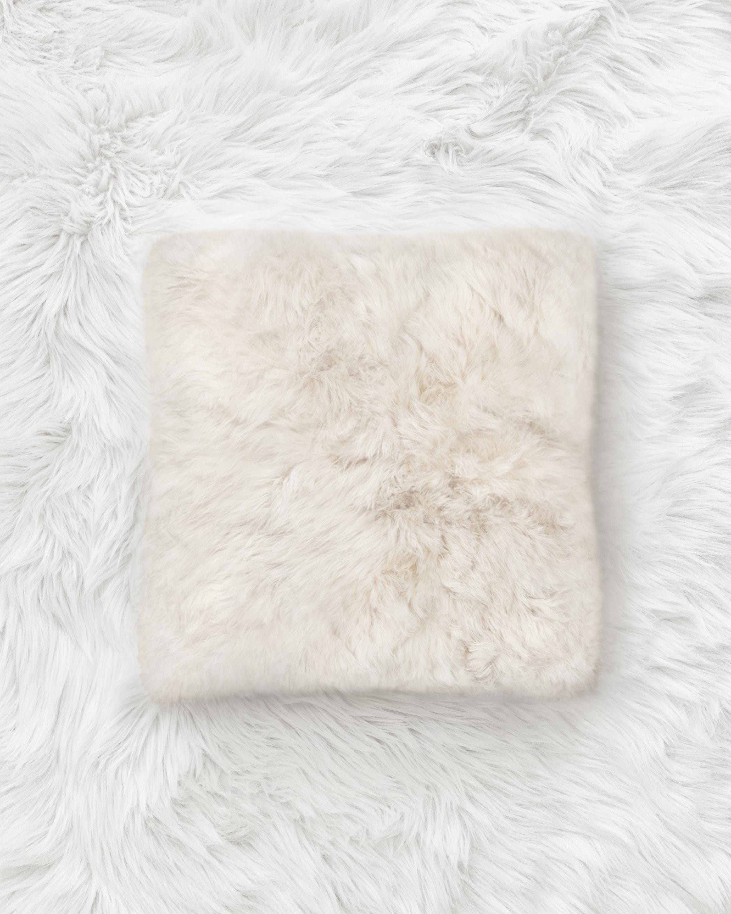 Alpaca Pillow Cover – Elegant Fluffy